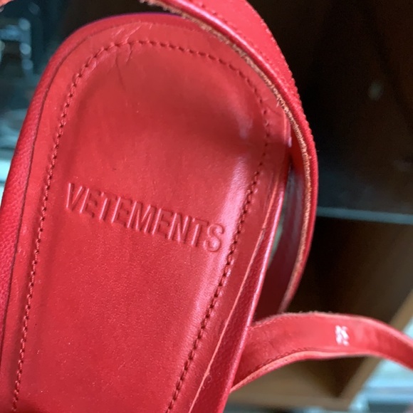 VETEMENTS EIFFEL Tower Sandals - Picture 8 of 16